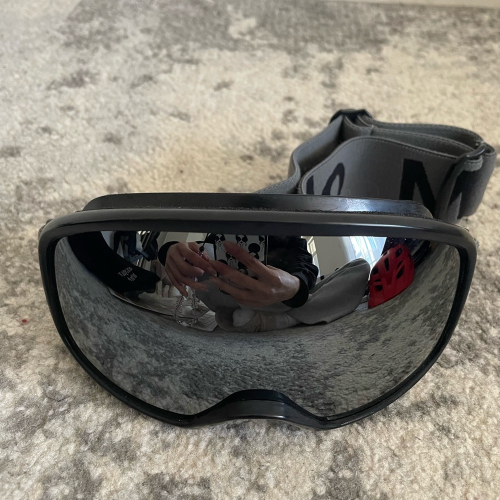 Kids Black Ski Goggles with Gray Strap